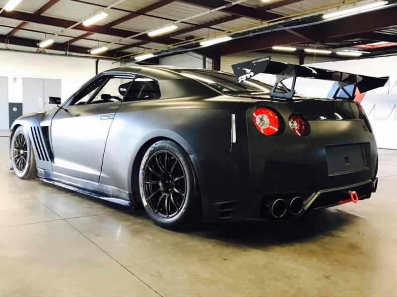 Nissan R35 GTR circuit